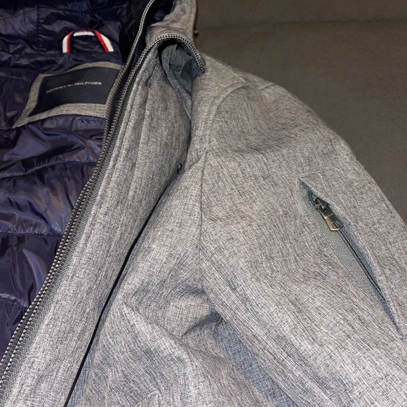Tommy Hilfiger Small Grey Winter Jacket - Picture 6 of 7